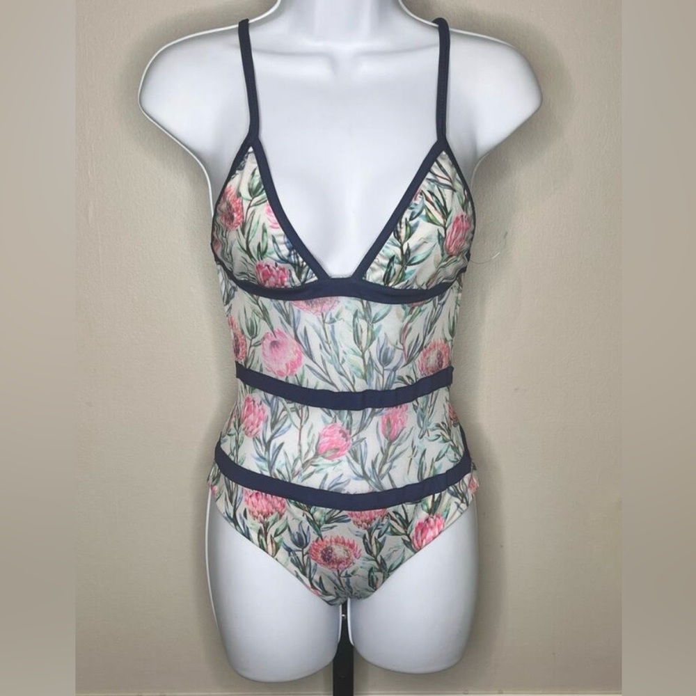 NWT Chaser Floral V-Neck Cross-back Strap One Piece Swimsuit Women's S